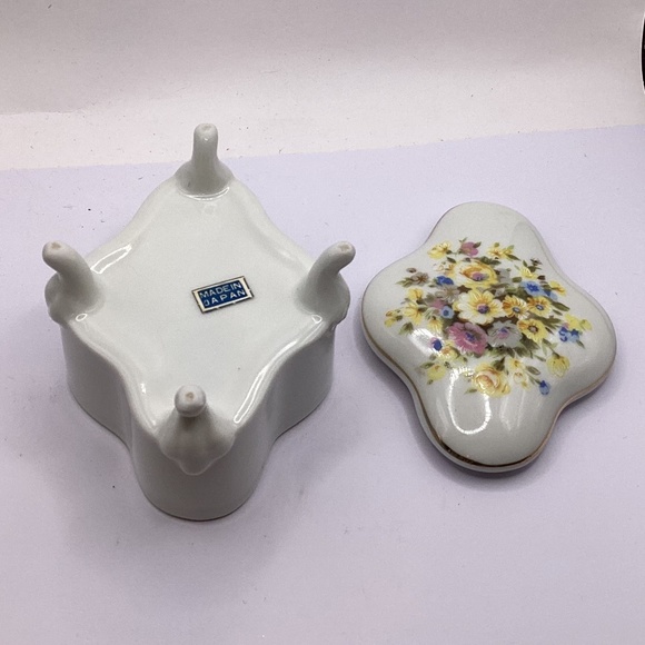 Trinket Keepsake Jewelry or Gift Box Footed Yellow Floral Porcelain Gold Edged - Picture 8 of 11